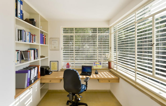 Posto di lavoro per lo studio