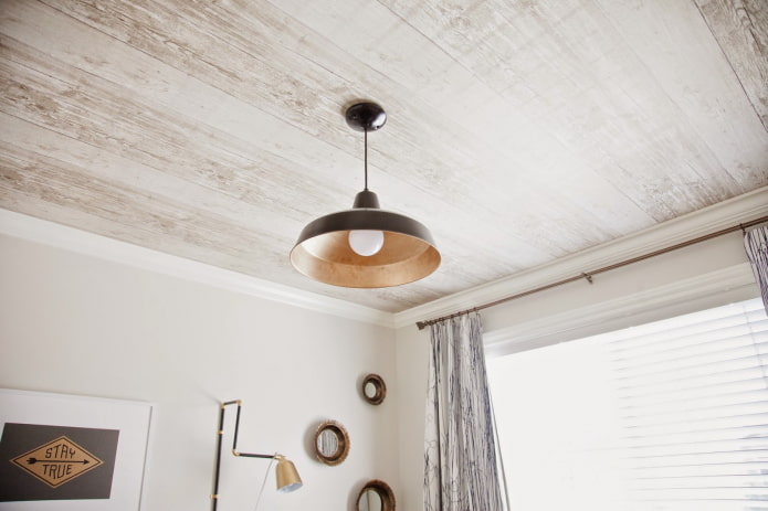 Soffitto con carta da parati