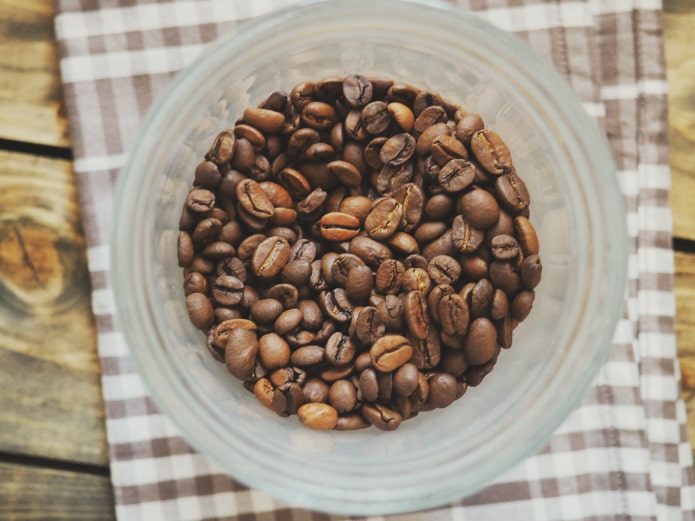 Chicchi di caffè contro gli odori