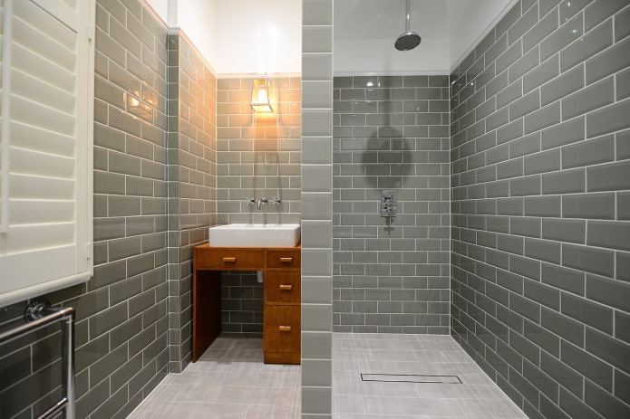 stucco per piastrelle grigie all'interno