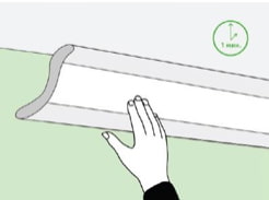 Installazione di un battiscopa su un soffitto teso