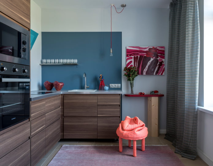 Seguendo lo stile e il colore