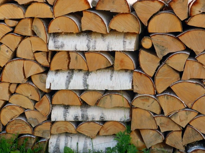 Una gabbia all'interno delle cataste