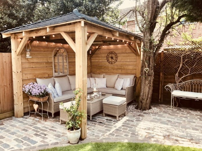 Gazebo su pilastri