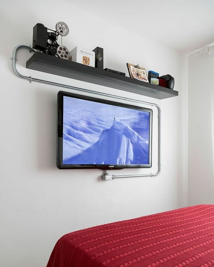 decorare i cavi della TV