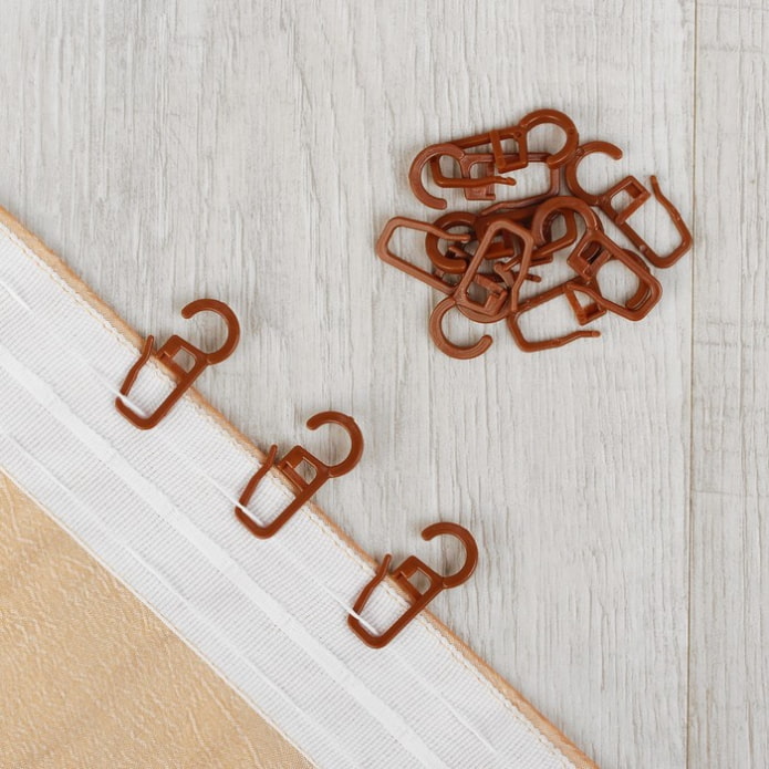 ganci di plastica per tende