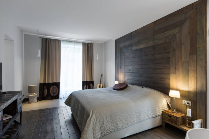 Camera da letto con parete decorativa