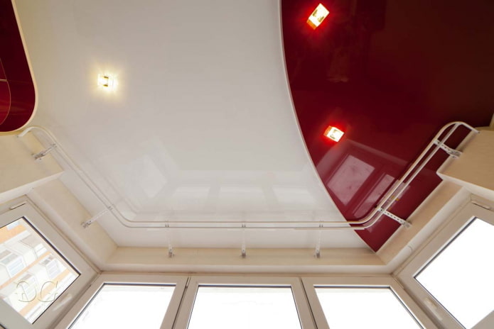 Cornice da parete e soffitto teso