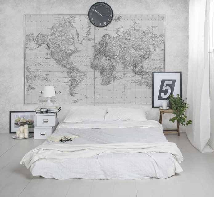 mappa del mondo a capo del letto