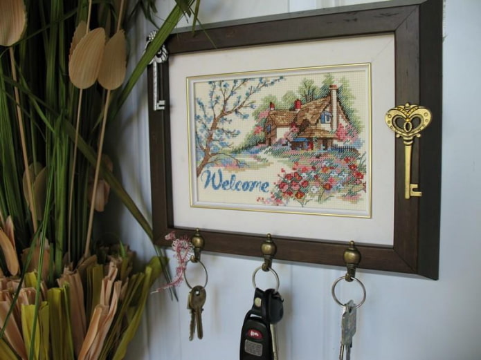 quadro ricamato nel corridoio