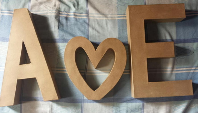 lettere di cartone
