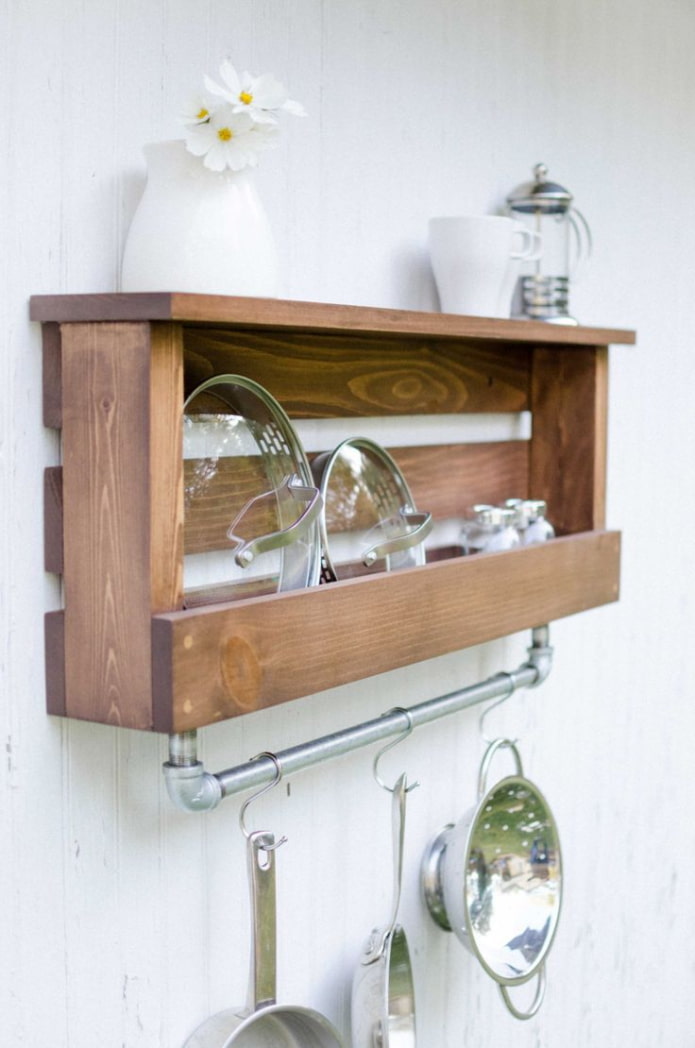 Ripiano in legno per la cucina