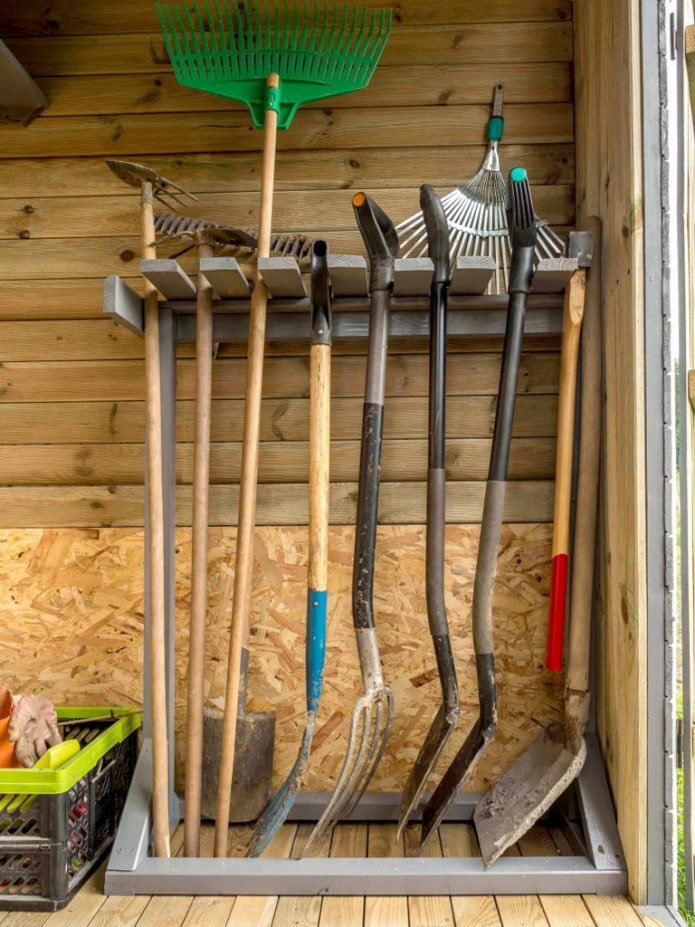 Rastrelliera per attrezzi da giardino