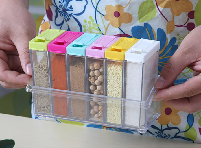 Contenitori di plastica