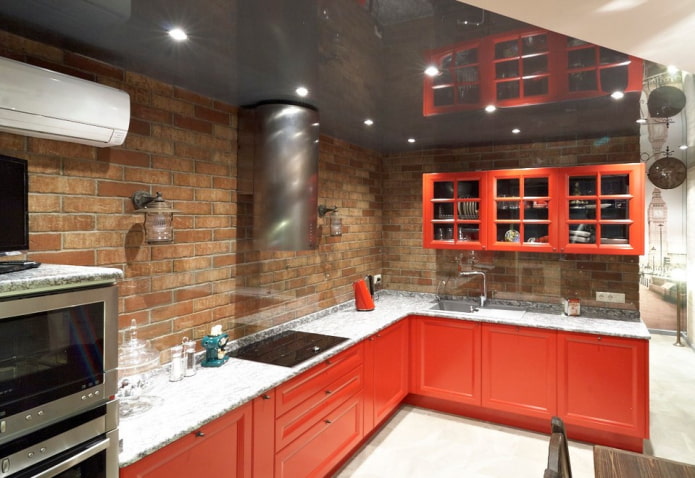combinazione di colori dei mattoni nell'interno della cucina