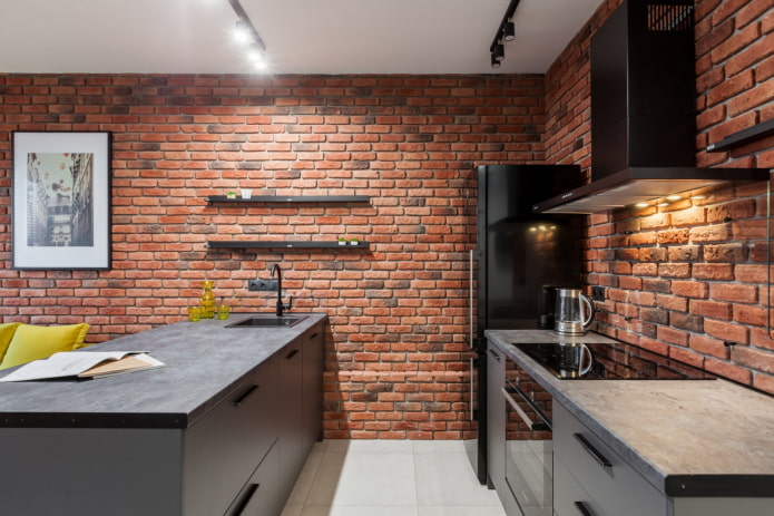 combinazione di colori del mattone nell'interno della cucina