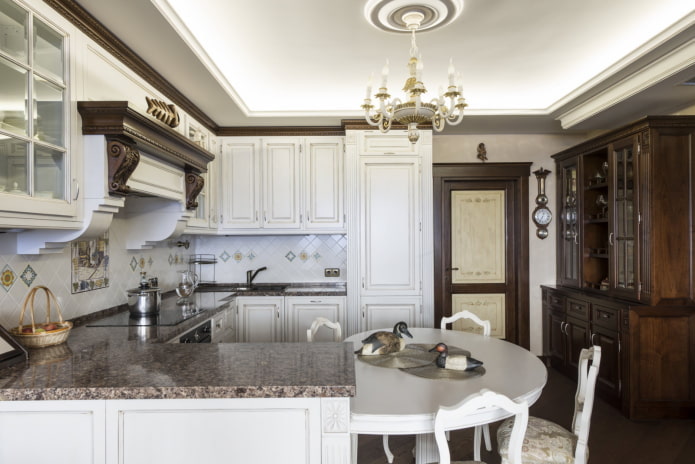 Cucina a U in un monolocale