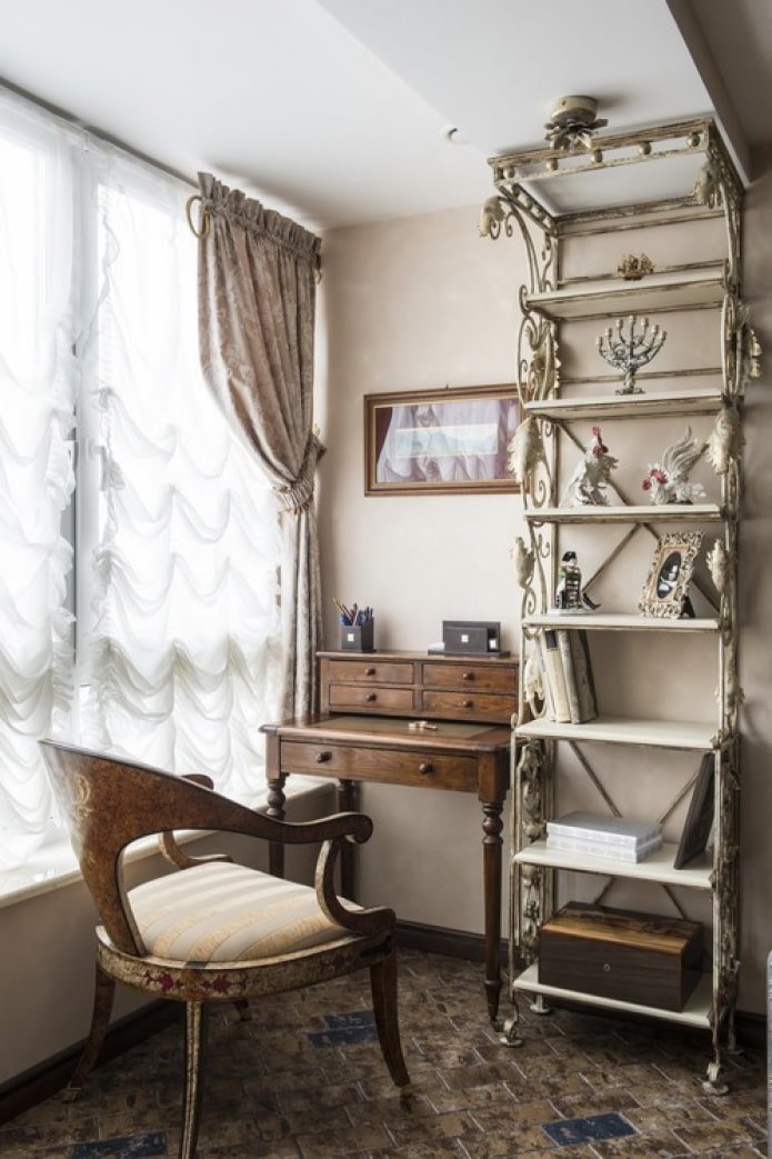 scaffalature in stile classico
