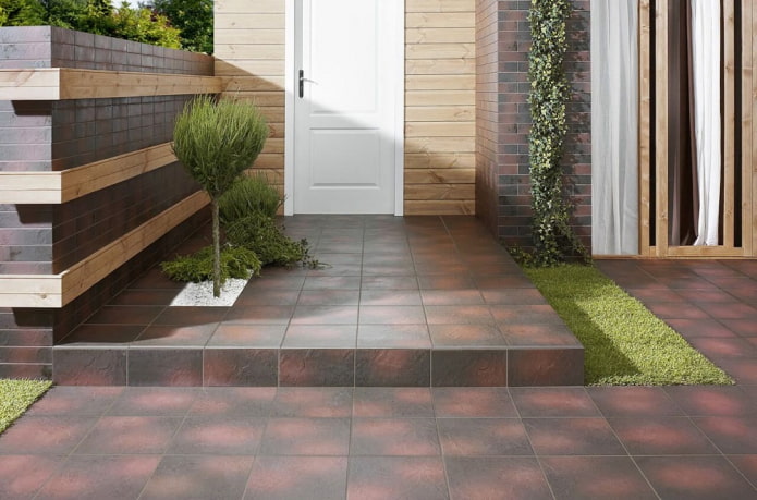 veranda con rivestimento in piastrelle di clinker