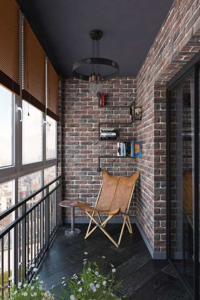 balcone con rivestimento in piastrelle di clinker