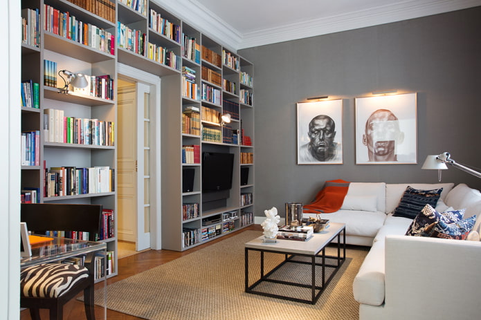 librerie intorno alla porta all'interno