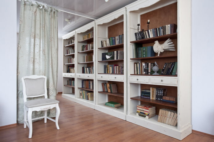 librerie in interni in stile provenzale