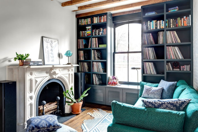 combinazione di colori delle librerie negli interni