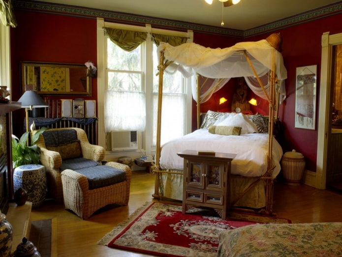 letto a baldacchino