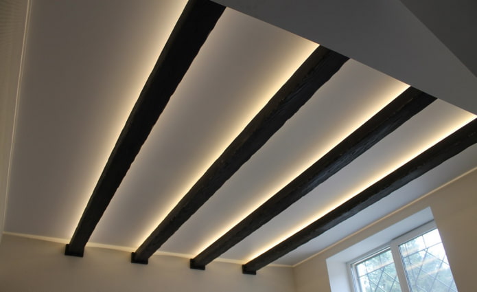 combinazione di tessuto elastico con travi in legno