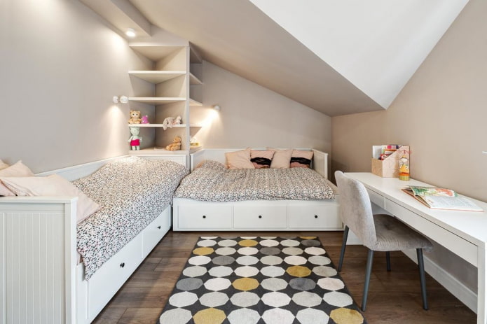 progettazione di una camera da letto mansardata per due ragazze