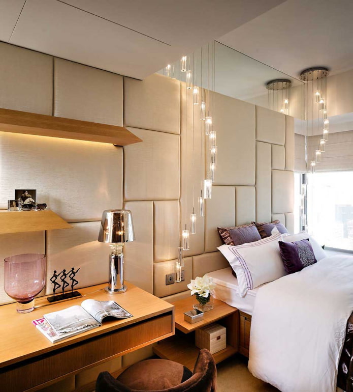 luce sopra il letto