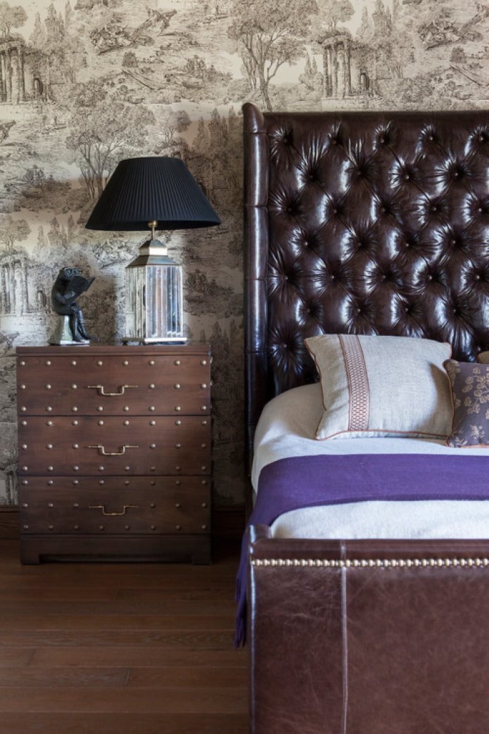 cassettiera compatta vicino al letto