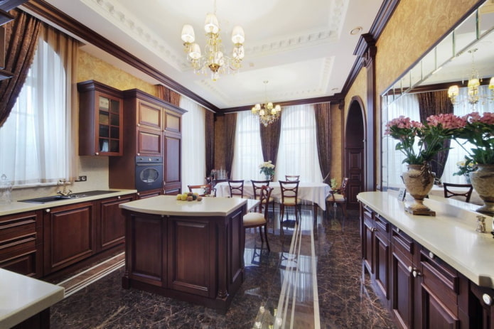 interno della cucina nei toni del marrone scuro