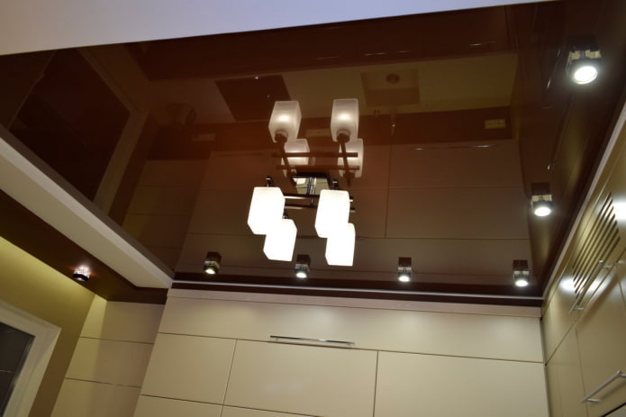 soffitto teso marrone lucido
