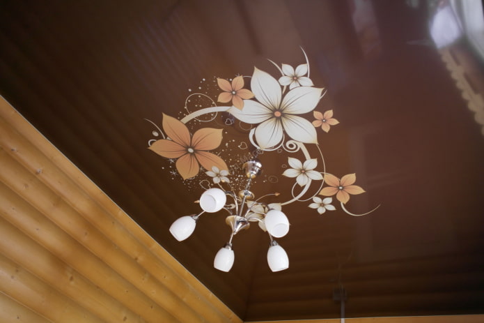 soffitto teso marrone con stampa fotografica