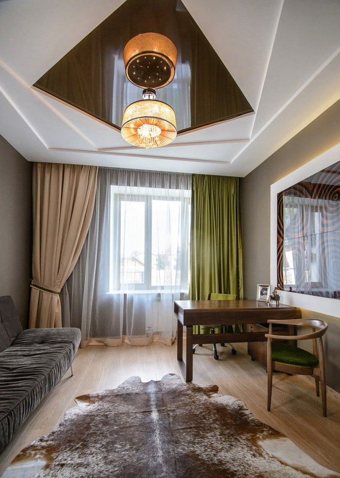 struttura del soffitto marrone con lampadario