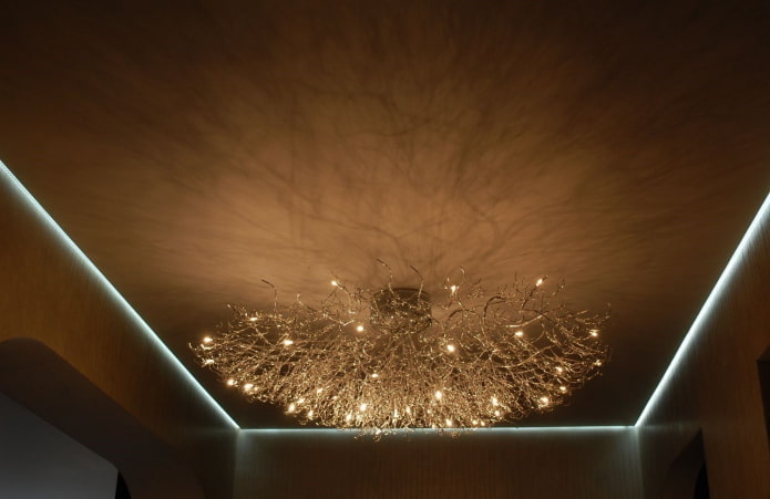 struttura del soffitto marrone con retroilluminazione