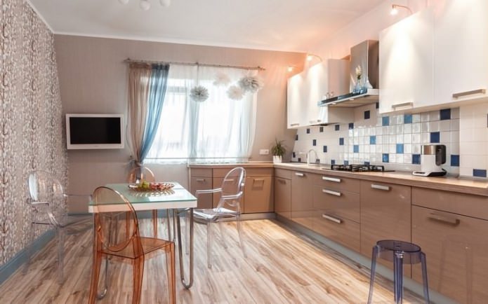 laminato nell'interno della cucina