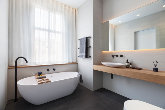 tende corte all'interno del bagno