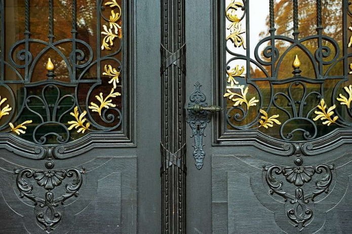 frammento del decoro della porta d'ingresso