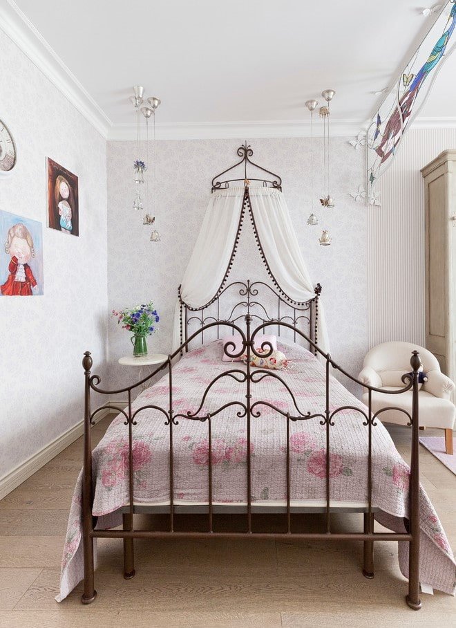 letto con forgiatura in bronzo