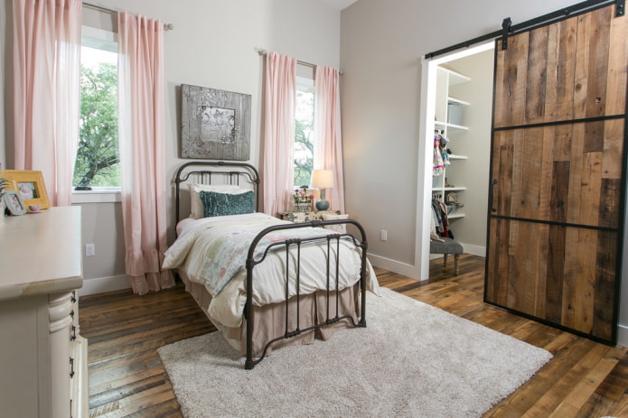 letto singolo forgiato all'interno