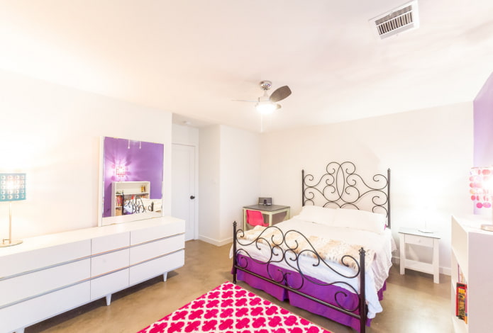 letto con forgiatura nell'interno della camera da letto