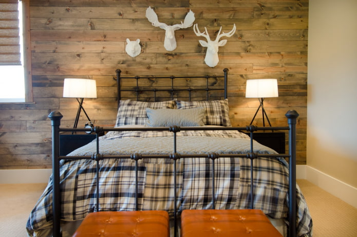 letto con testiera forgiata all'interno