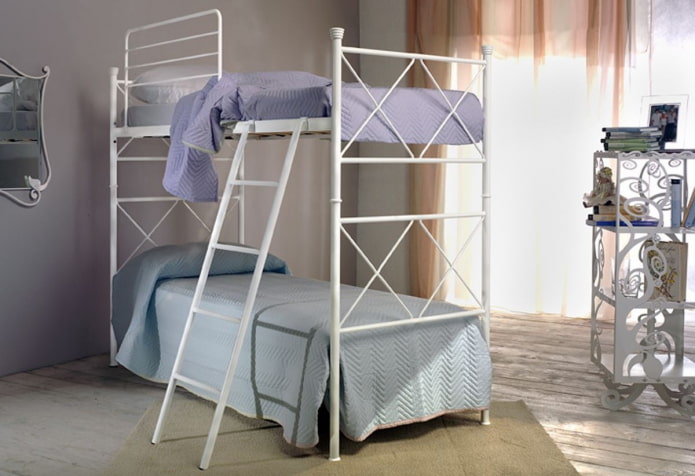 letto a castello in ferro battuto per interni