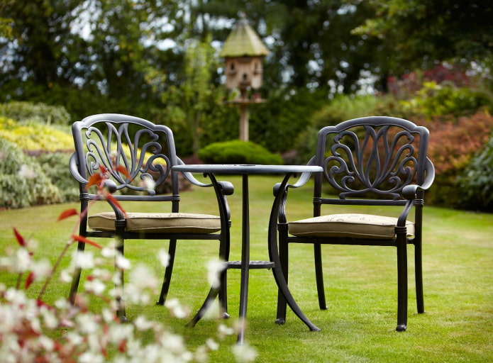 tavolo da giardino forgiato per esterni