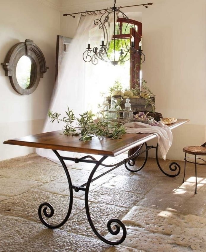 tavolo con piano in legno