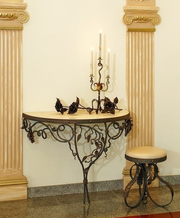 struttura forgiata in stile classico
