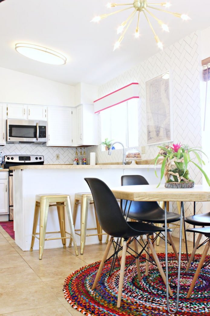 cucina scandinava con tappeto