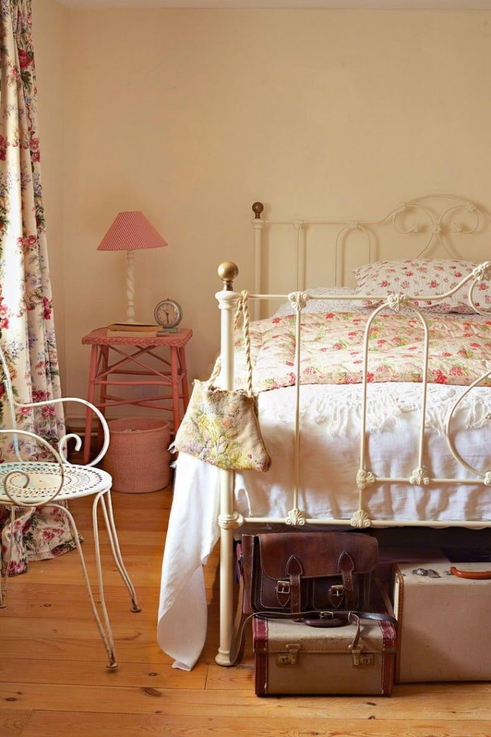 letto forgiato in stile provenzale
